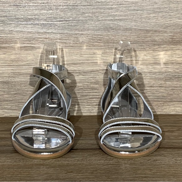 Eileen Fisher Cici Silver Mirror Leather Sandals Size- 8.5 - Picture 3 of 11